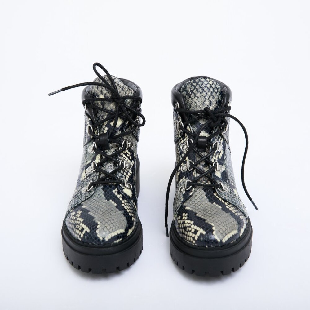 Marc Fisher Genuine Leather Boots Womens 7.5 Nula 2 Snakeskin Embossed Combat - Picture 2 of 8